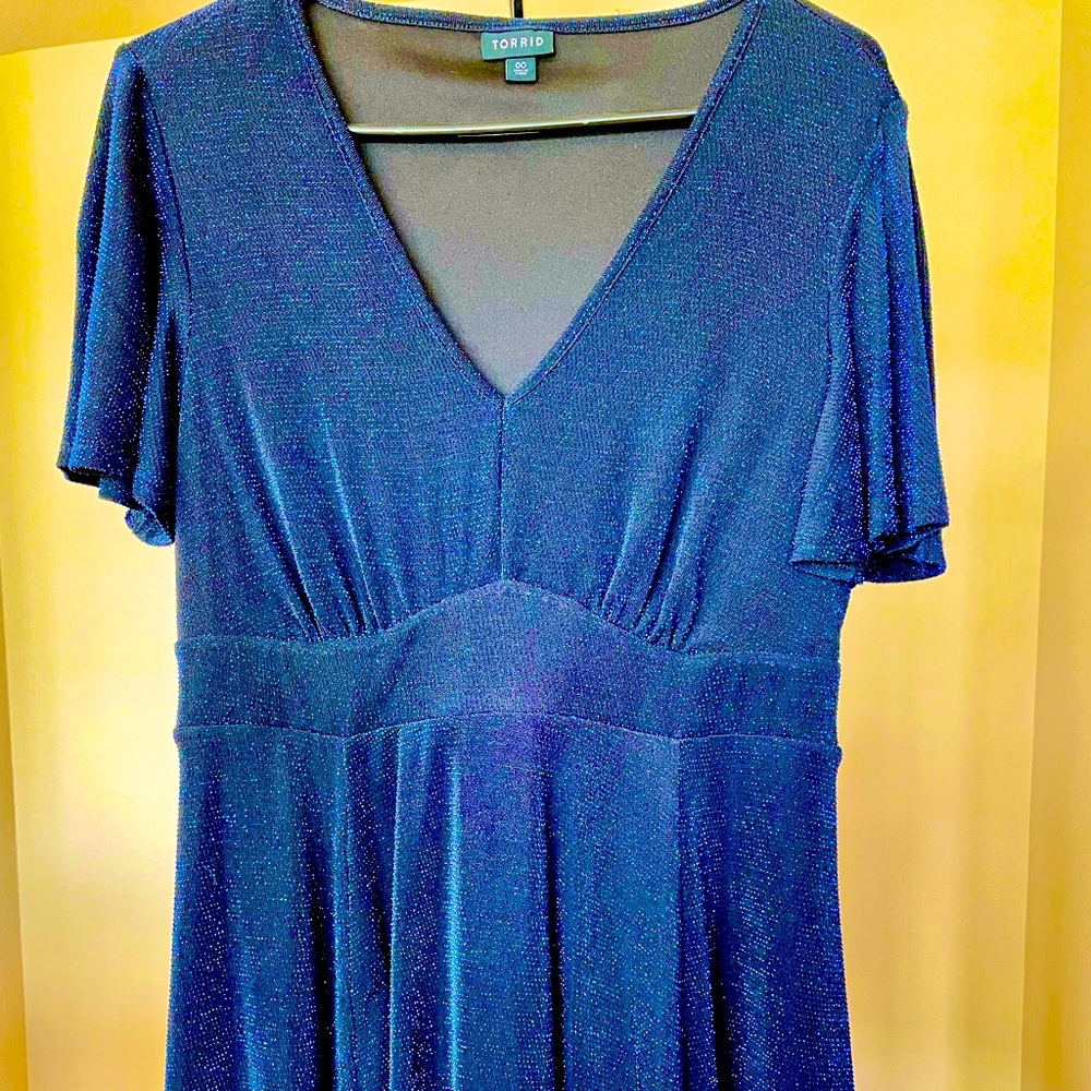 Gently used Torrid size 00 dress in black with midnight blue shimmer.